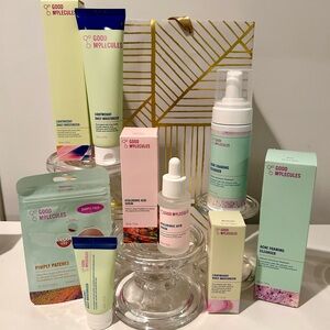 Good Molecules 5 Piece Set - NIB